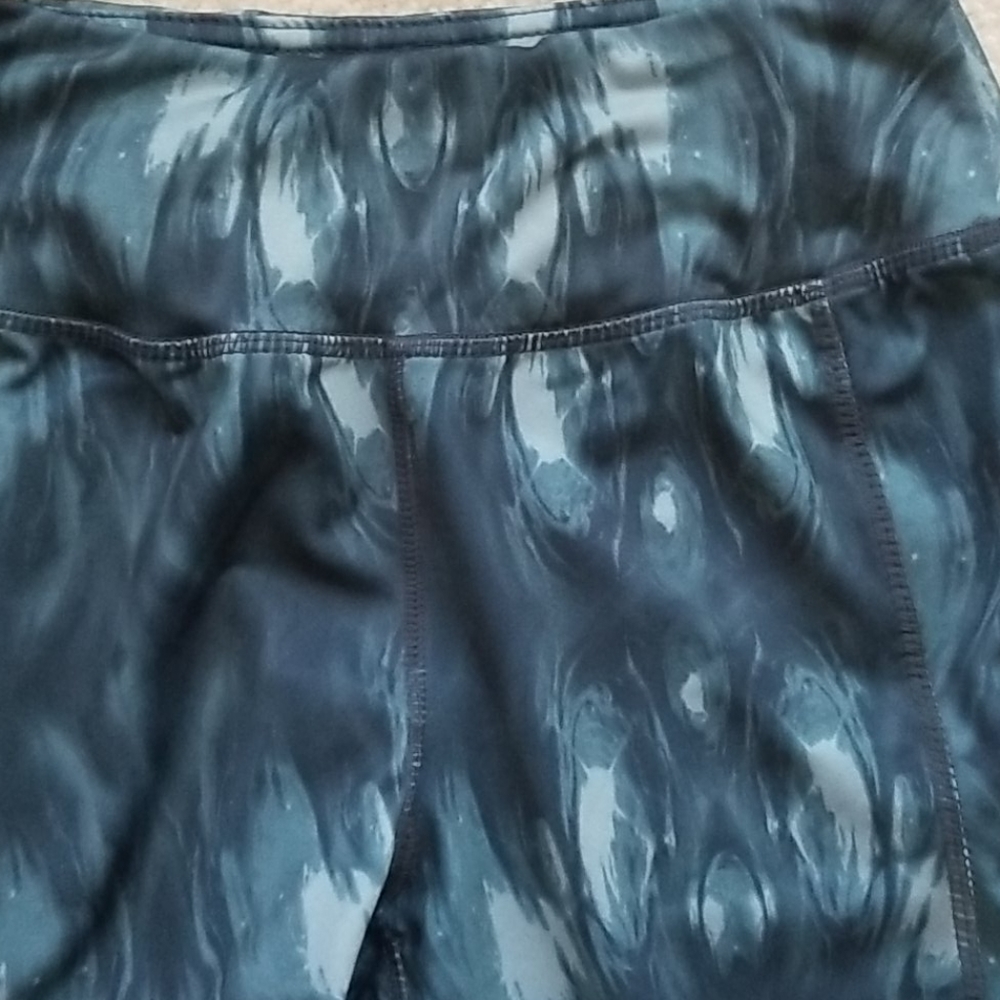 Kyodan Capris - Picture 2 of 2